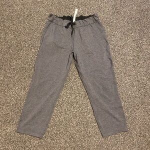 Women’s Lululemon size 10 gray Capri